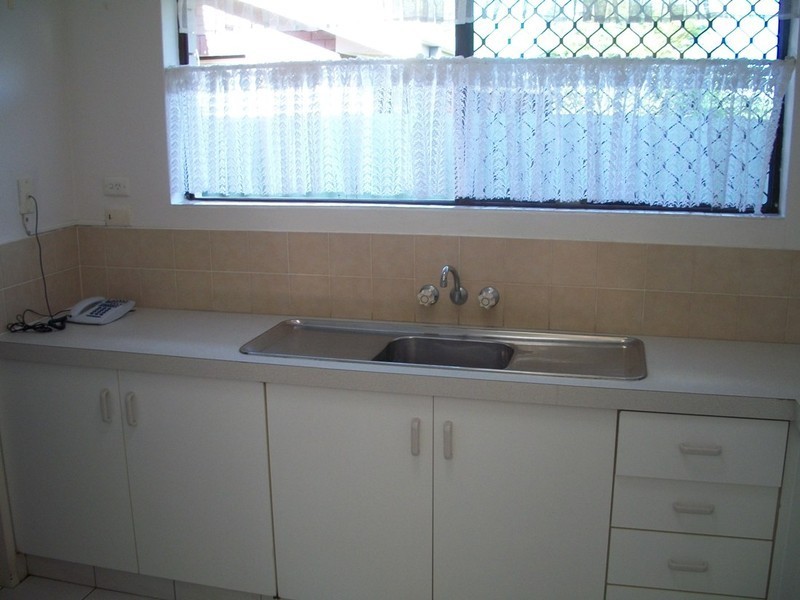 2/22 ADAMS AVENUE, Miami QLD 4220