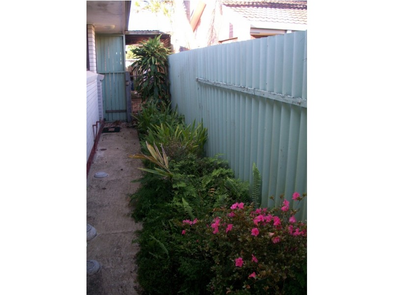 2/22 ADAMS AVENUE, Miami QLD 4220