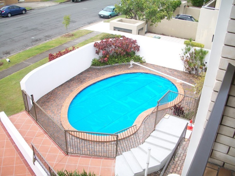 11@32 ARMRICK AVENUE, Broadbeach QLD 4218