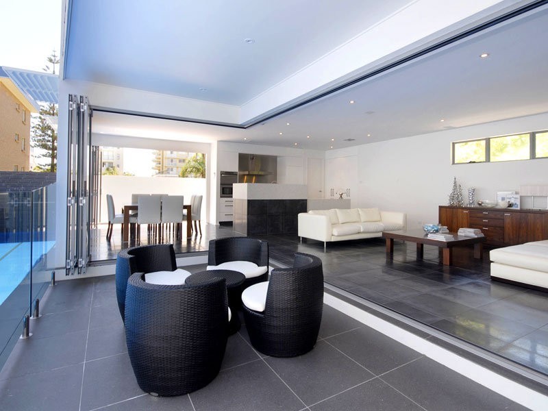 71 Seagull Avenue, Mermaid Beach QLD 4218