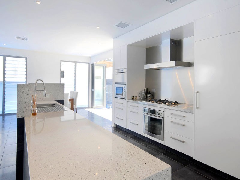 71 Seagull Avenue, Mermaid Beach QLD 4218