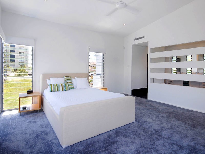 71 Seagull Avenue, Mermaid Beach QLD 4218