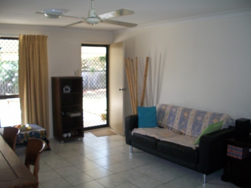 2/3 Doggett Drive, Miami QLD 4220