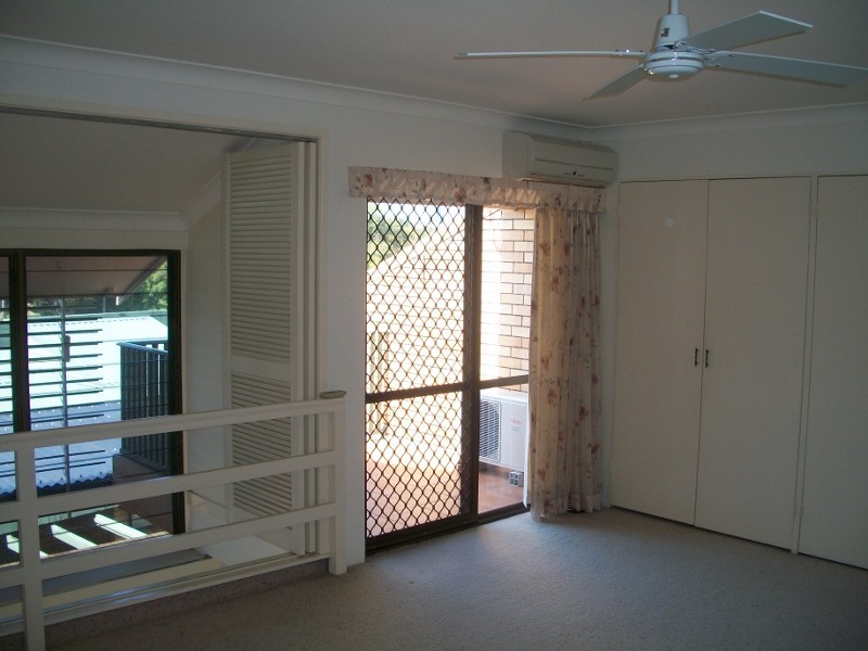 21/37 Hooker Boulevarde, Broadbeach Waters QLD 4218