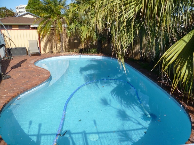 27 Banksia Broadway, Burleigh Waters QLD 4220