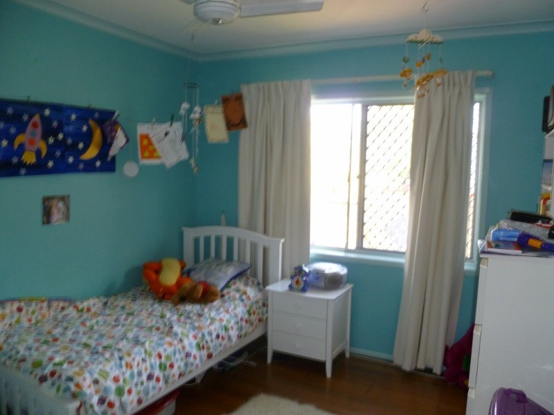 27 Banksia Broadway, Burleigh Waters QLD 4220