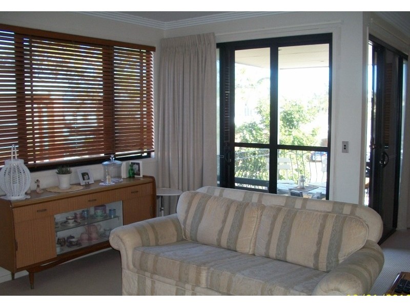 2/27 WILLIAM STREET, Mermaid Beach QLD 4218