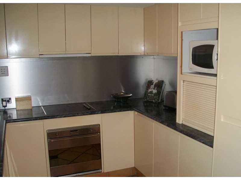 2/27 WILLIAM STREET, Mermaid Beach QLD 4218