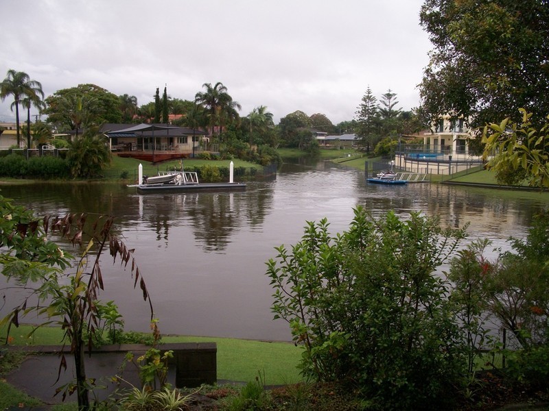 9 LA SCALA COURT, Isle Of Capri QLD 4217