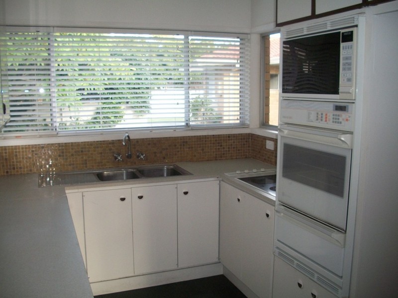 9 LA SCALA COURT, Isle Of Capri QLD 4217