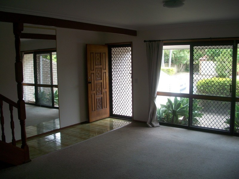 4/52 Bordeaux Parade, Mermaid Waters QLD 4218