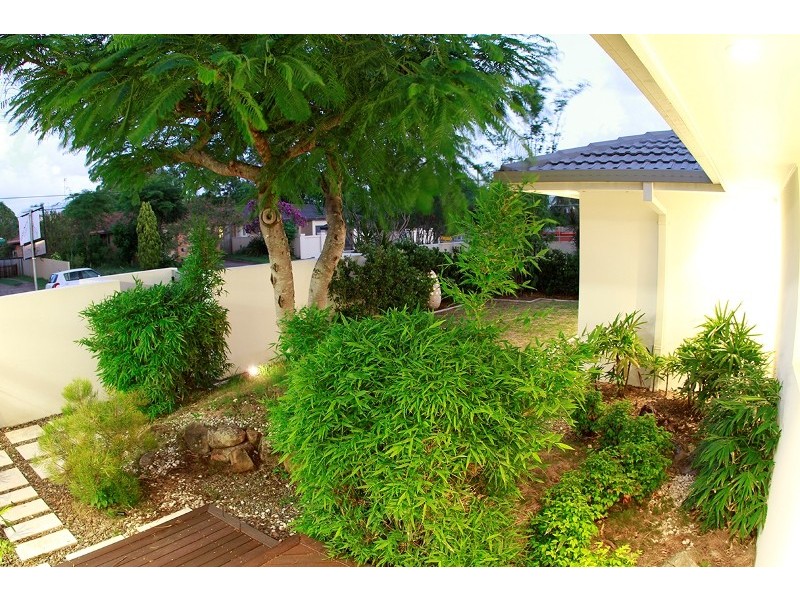 40 ALEC AVENUE, Mermaid Waters QLD 4218