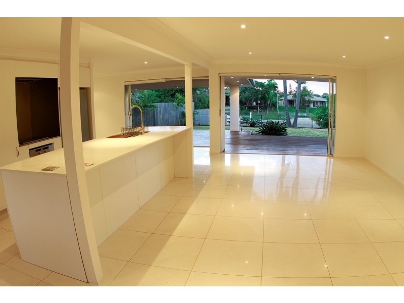 40 ALEC AVENUE, Mermaid Waters QLD 4218