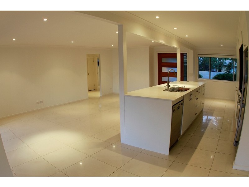 40 ALEC AVENUE, Mermaid Waters QLD 4218