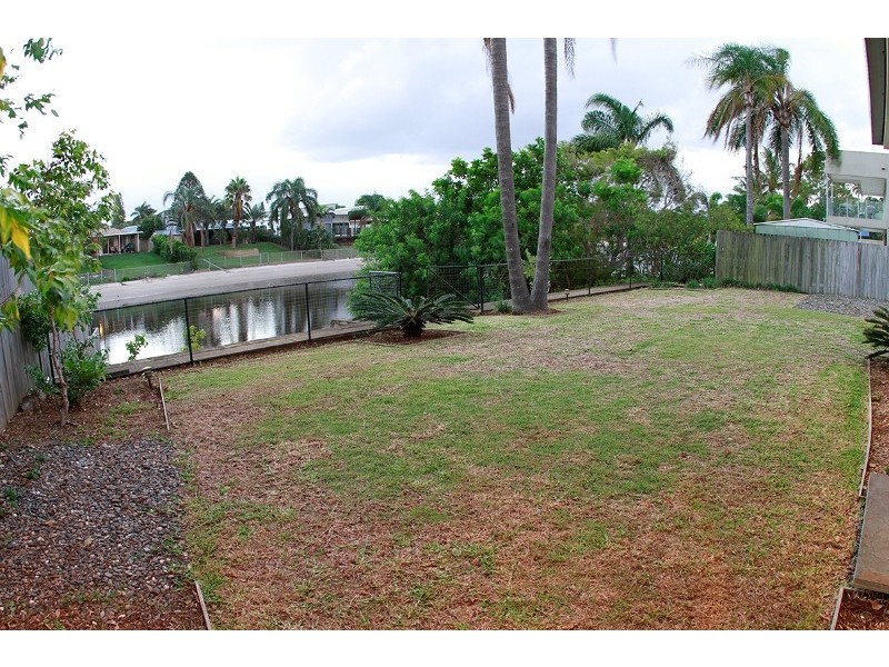 40 ALEC AVENUE, Mermaid Waters QLD 4218