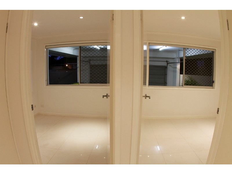 40 ALEC AVENUE, Mermaid Waters QLD 4218