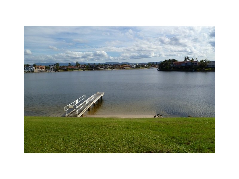 3/27 Duet Drive, Mermaid Waters QLD 4218