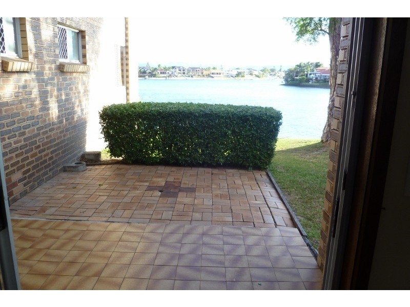 3/27 Duet Drive, Mermaid Waters QLD 4218