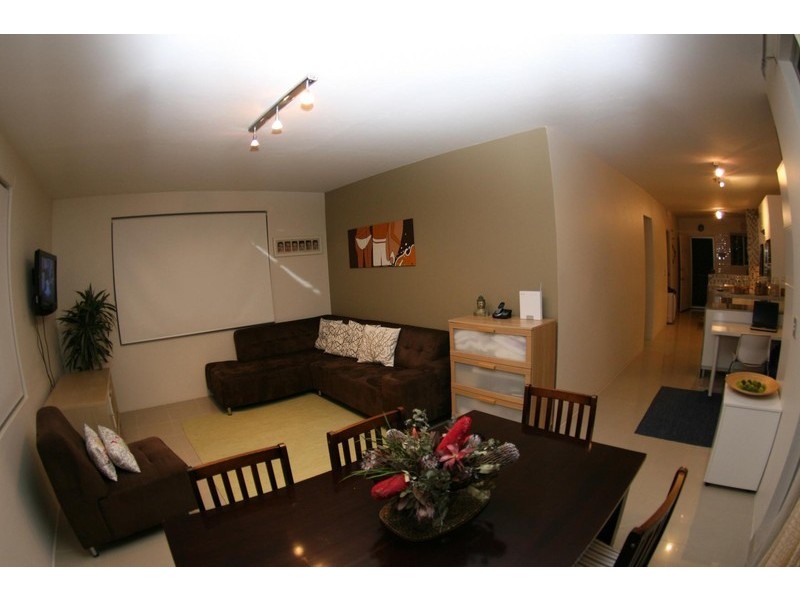 2/22 Tamborine St, Mermaid Beach QLD 4218