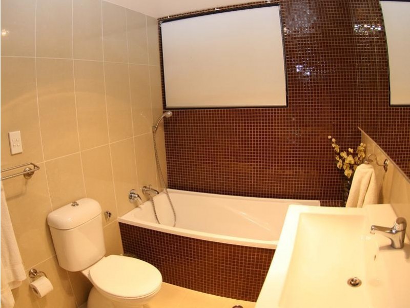 2/22 Tamborine St, Mermaid Beach QLD 4218