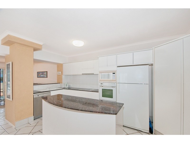 8/20 MARINE PARADE, Miami QLD 4220