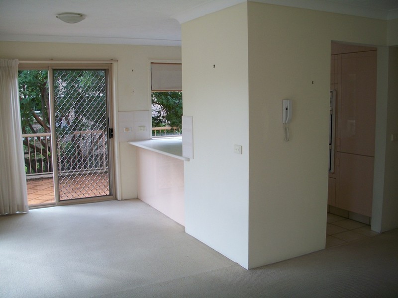 2/36 PEERLESS AVENUE, Mermaid Beach QLD 4218