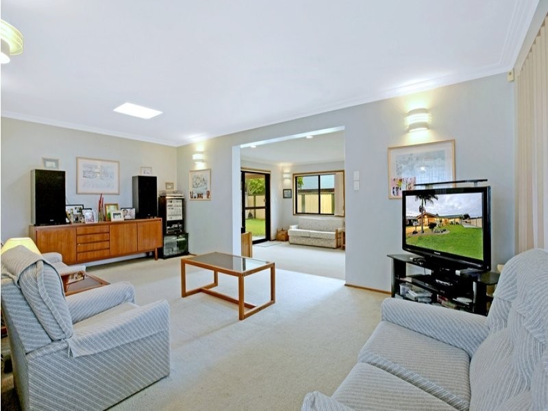 24 Splice Street, Mermaid Waters QLD 4218