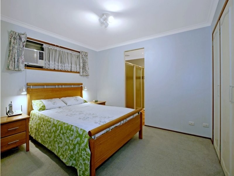 24 Splice Street, Mermaid Waters QLD 4218