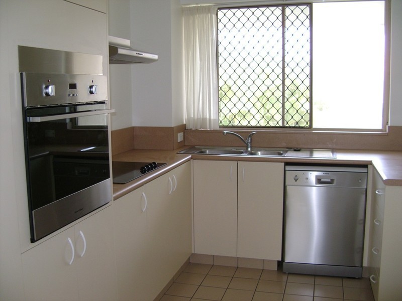 60/15 Santa Monica Road, Miami QLD 4220