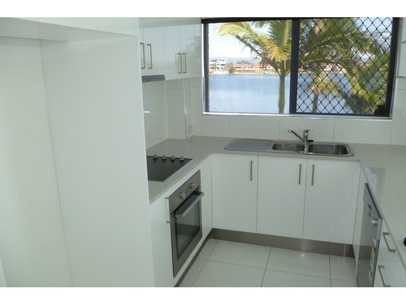 2/29 DUET DRIVE, Mermaid Waters QLD 4218