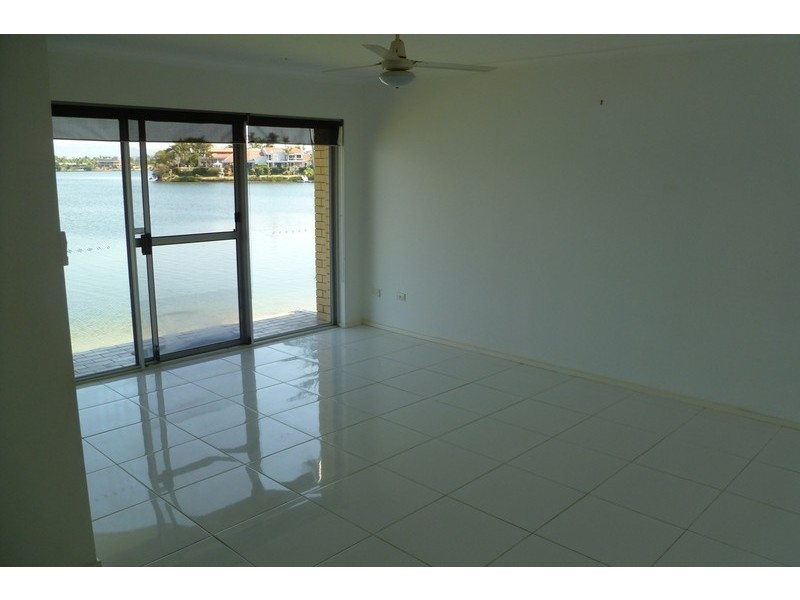 2/29 DUET DRIVE, Mermaid Waters QLD 4218