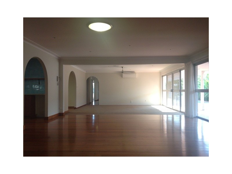 30 Namatjira Court, Broadbeach Waters QLD 4218