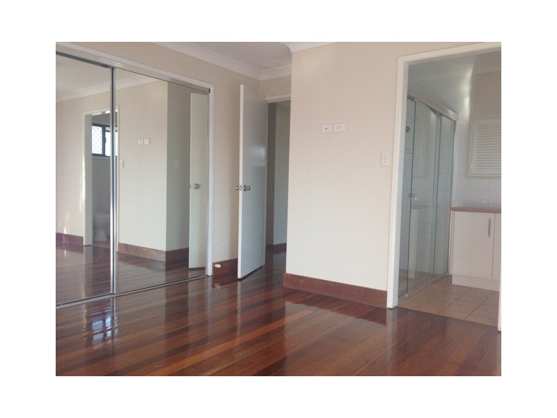 30 Namatjira Court, Broadbeach Waters QLD 4218