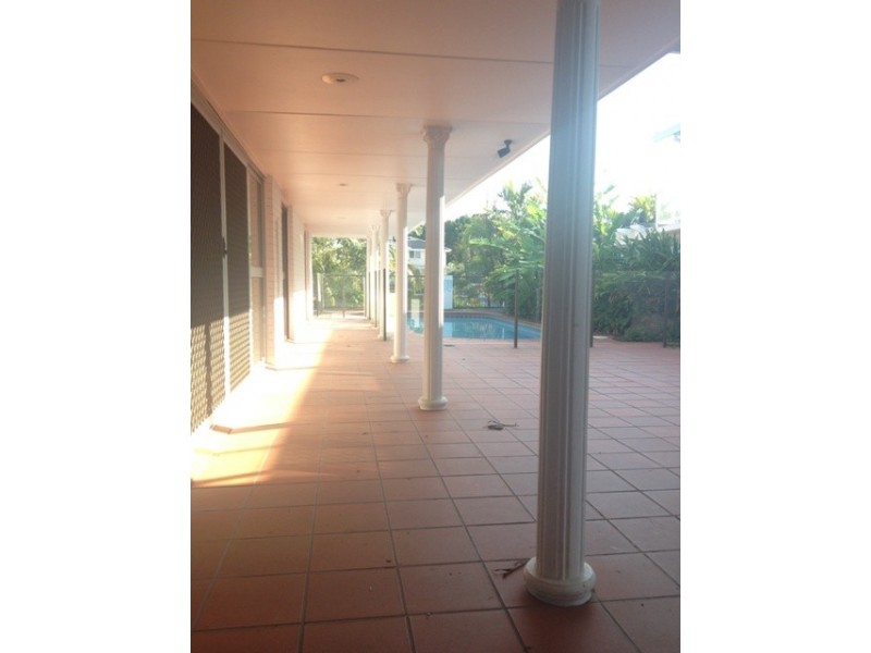 30 Namatjira Court, Broadbeach Waters QLD 4218