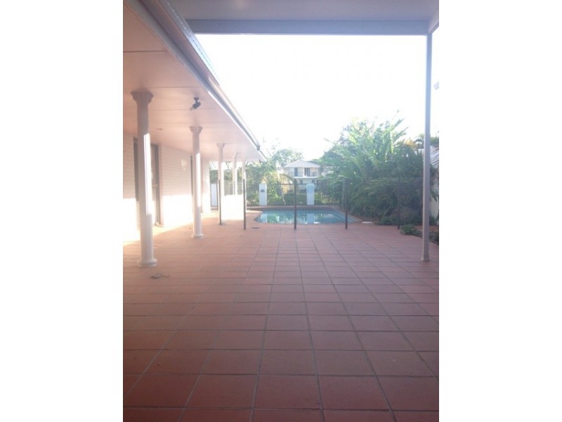 30 Namatjira Court, Broadbeach Waters QLD 4218