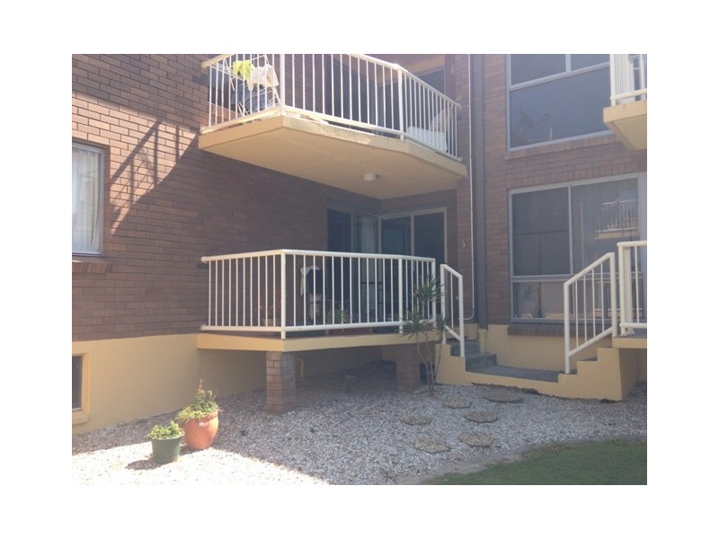 2/61 Hedges Avenue, Mermaid Beach QLD 4218