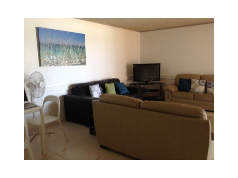 2/61 Hedges Avenue, Mermaid Beach QLD 4218