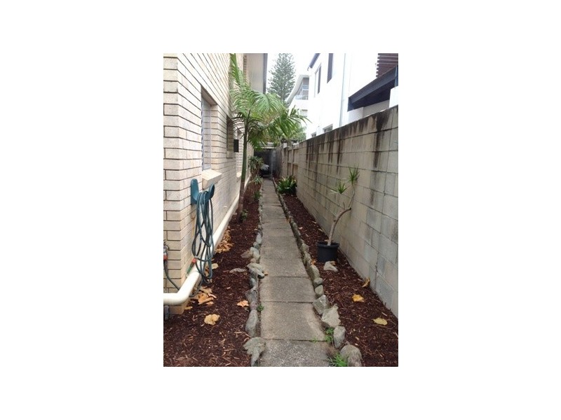 2/9 Seagull Avenue, Mermaid Beach QLD 4218