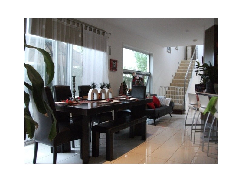 10/11 Cezaire Avenue, Varsity Lakes QLD 4227