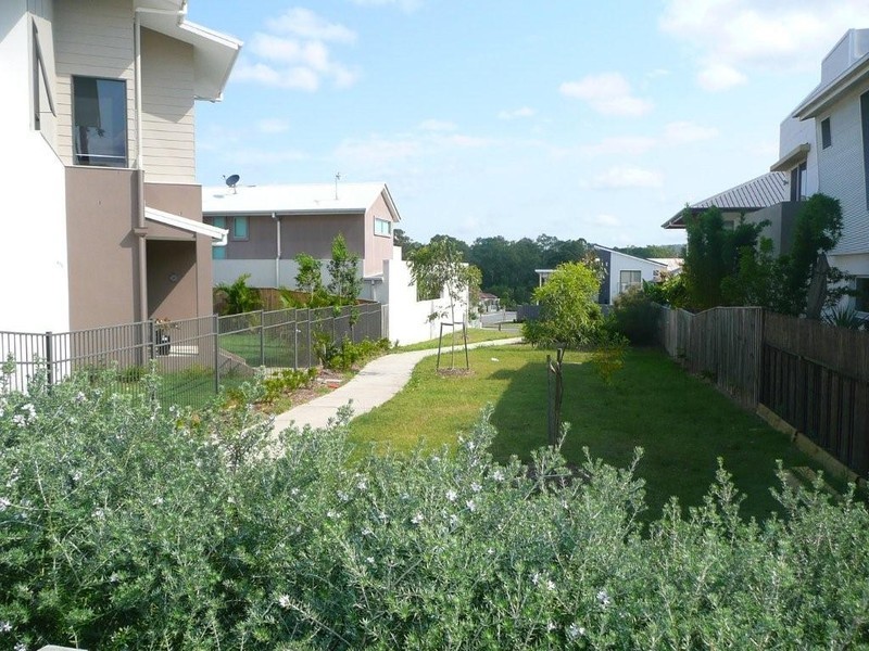 10/11 Cezaire Avenue, Varsity Lakes QLD 4227