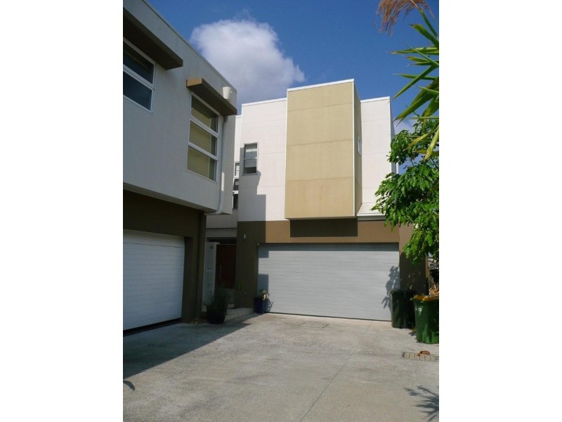 10/11 Cezaire Avenue, Varsity Lakes QLD 4227