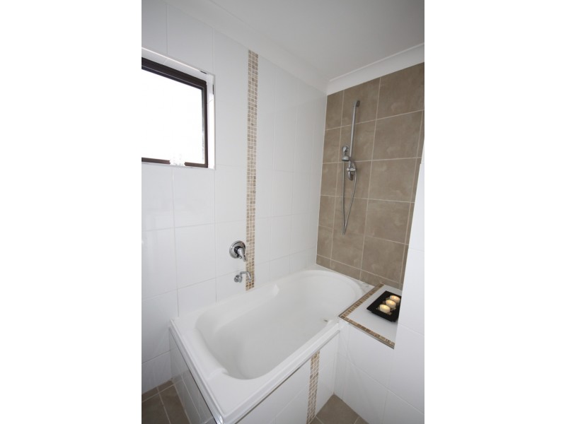 2/21 Adams Avenue, Miami QLD 4220