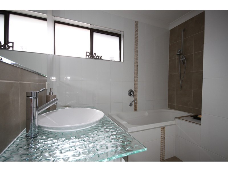 2/21 Adams Avenue, Miami QLD 4220