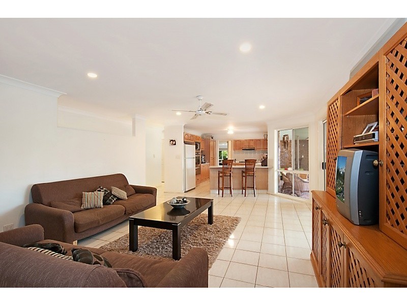 4 Gabriels Court, Robina QLD 4226