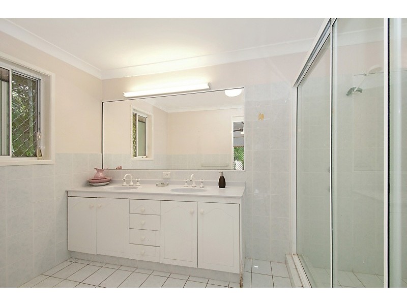 4 Gabriels Court, Robina QLD 4226