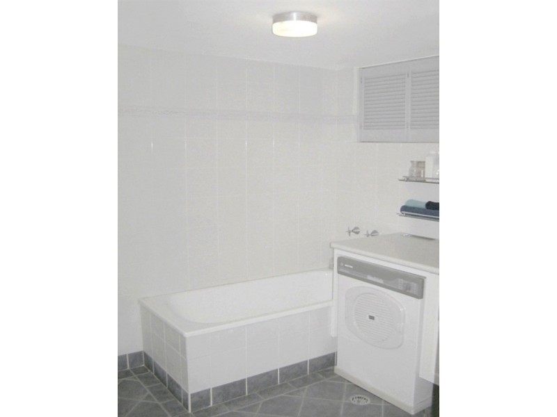 2/30 Duet Drive, Mermaid Waters QLD 4218