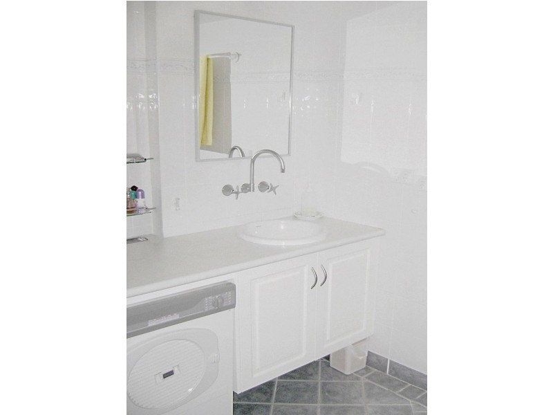 2/30 Duet Drive, Mermaid Waters QLD 4218