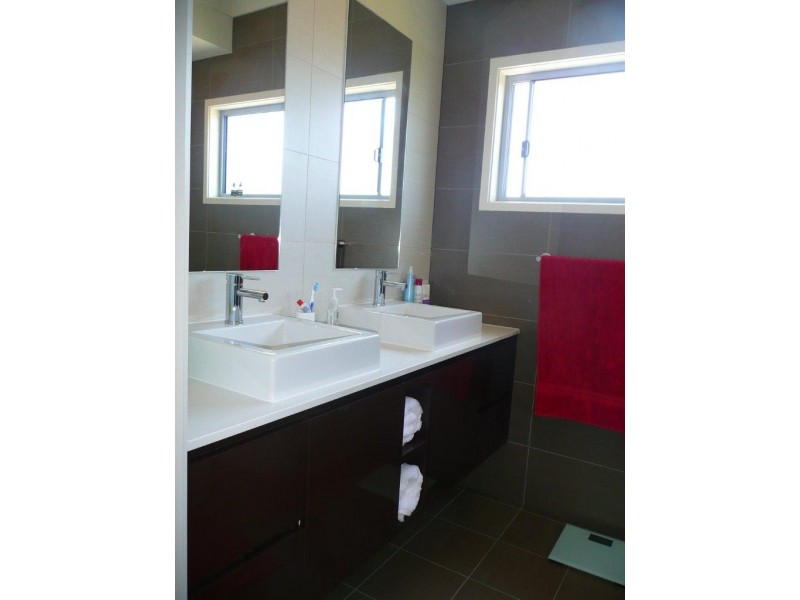 1/21 Dolphin Avenue, Mermaid Beach QLD 4218