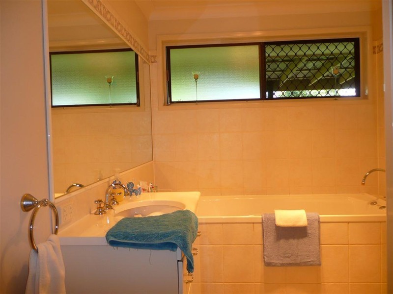 22 Egret Avenue, Burleigh Waters QLD 4220