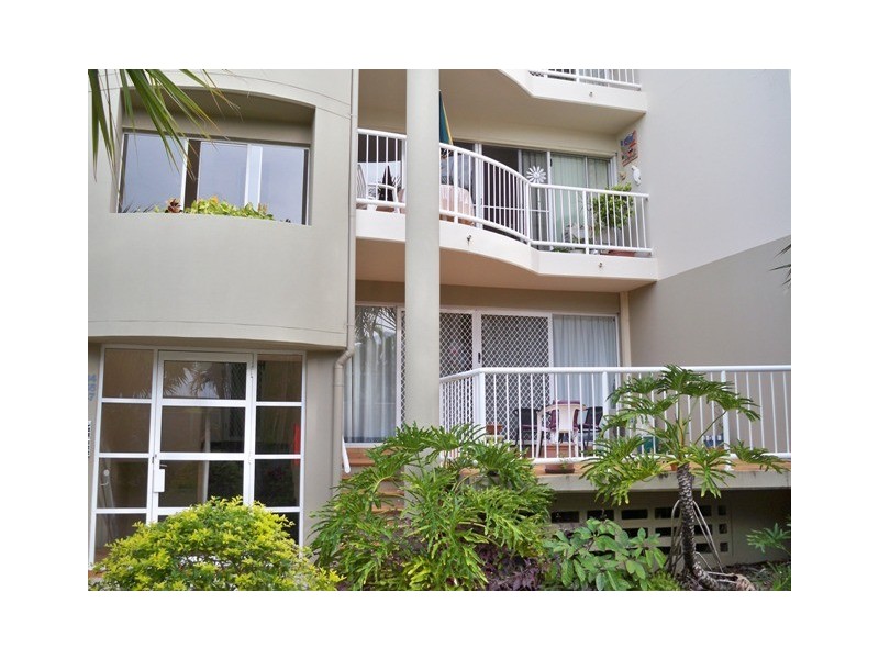 Unit @ 16  Crescent Avenue, Mermaid Beach QLD 4218